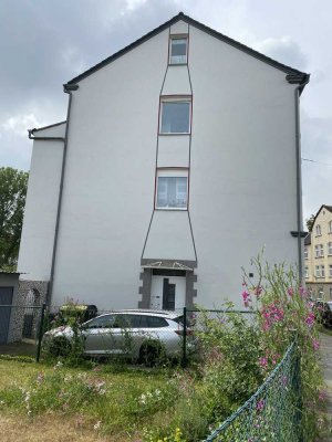 Freundliche 4,5-Zimmer-Erdgeschosswohnung mit Terasse in Bochum