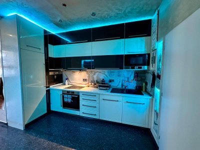 98 m² Luxus-Altbau mit 4 Zimmern