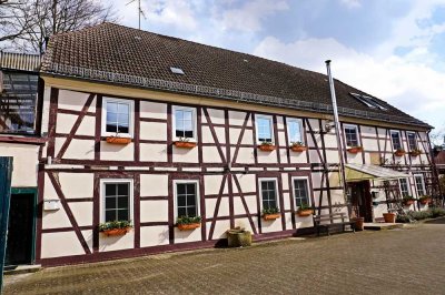 Historisches Fachwerk-Ensemble mit XL-Scheune und vielen Extras in Hoheneggelsen– Provisionsfrei!