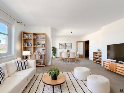 Attraktive Wohnung mit großzügigem Wohnbereich, Tiefgarage und Balkon