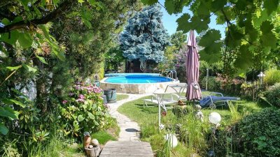 Traumhaus mit Pool & Sauna - Ihr Familienidyll in Stuttgart-Steinhaldenfeld