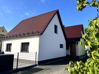 Zwei exklusive Einfamilienhäuser in ruhiger Lage
