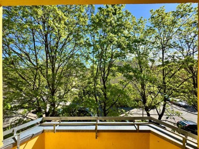 +++Altbaucharme Alarm, bezugsfreie Top-Floor-Wohnung in Berlin-Reinickendorf+++
