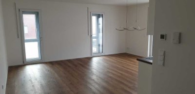 2 Zimmerwohnung mit Bad und Balkon