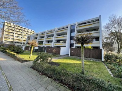 Renovierte 3-Zimmer-Wohnung über 2 Ebenen, großer überdachter Balkon und EBK, Schwimmbad, Nähe Kanal