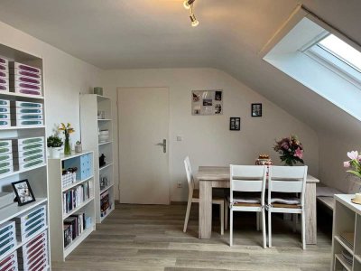 Lichtdurchflutete 2-Zimmer-DG-Wohnung in Hilden-Pungshaus