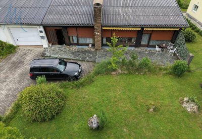 Wohnhaus mit großer Busgarage + 2 weitere Garagen und Keller - Spittal/Drau