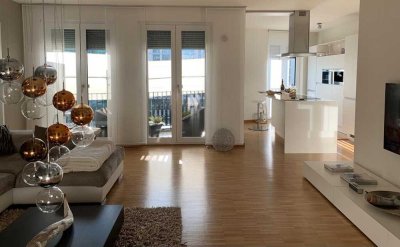 Exklusive, neuwertige 4-Zimmer-Wohnung für Geschäftsleute.