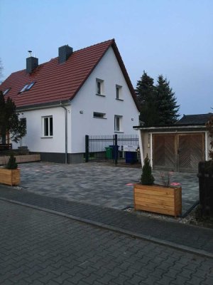 Schöne 5-Zimmer-Doppelhaushälfte mit Einbauküche in Blankenfelde