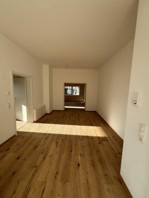 Zentrale 4 Zi. Wohnung mit Terrasse und eigenem Eingang