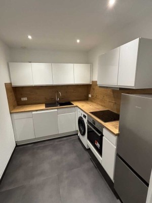 Modernisierte 2-Zimmer-Wohnung direkt in der Fußgängerzone mit neuer Einbauküche