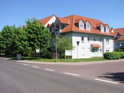 Attraktive, sehr helle, sonnige 4-Zimmer-Wohnung mit Balkon