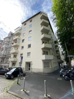 Helle 2-Zimmerwohnung mit Balkon und Fahrstuhl in der Mitte Wiesbadens!