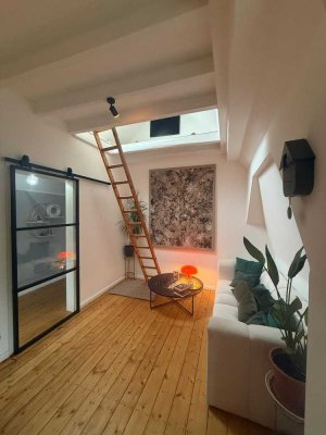 Hochwertige Altbau-/Dachgeschosswohnung in der Bonner Südstadt – in  direkter Rheinnähe