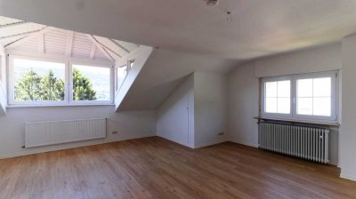 Helle moderne 2,5-Zimmer-Wohnung mit traumhaftem Blick ins Neckartal