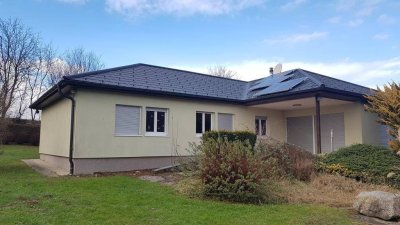 CHARMANTES EINFAMILIENHAUS MIT SCHÖNEM GRUNDSTÜCK