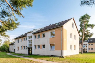 Teilsanierte 4-Zimmer-Wohnung mit EBK und Balkon!