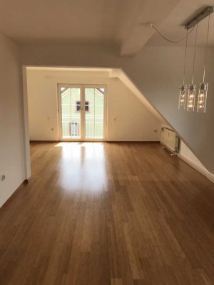 OHNE MAKLER - Gepflegte 4,5-Raum-DG-Wohnung in Lauda-Königshofen