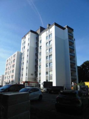 ACHTUNG INTERESSANT !! TOP und neu saniertes Haus - sehr gepflegte 3 Zimmer Wohnung.