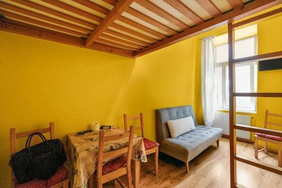 Kompakte Altbauwohnung mit 2 Zimmern &amp; zusätzlichen Galerieflächen