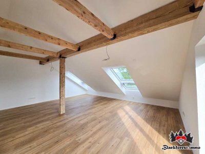 Kernsanierte Dachgeschosswohnung mit Sichtgebälk, Balkon und Terasse im Erstbezug in Brigach
