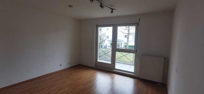 Attraktive 1-Raum-Wohnung mit EBK, Balkon und Tiefgaragenstellplatz in Leonberg