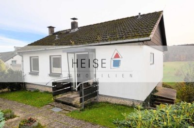 1-Familienwohnhaus - Wochenendhaus mit Garage und unverbauter Sicht in den Solling - Hellental