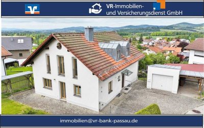 "Privilegiert leben in naturnaher Wohnlage" - Charmantes Familiendomizil mit fantastischem Weitblick