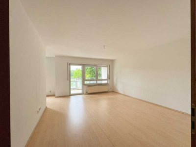 Helle 2-ZKB-Wohnung im 2. Obergeschoss mit Balkon und eigenem Stellplatz