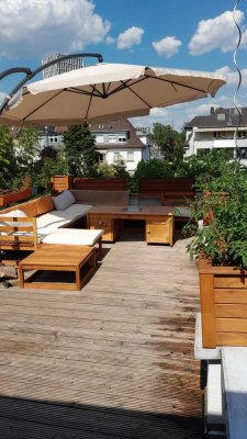 Charmante Dachgeschoss-Maisonette-Wohnung mit riesiger, ruhig gelegener  Dachterrasse