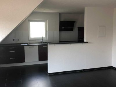3-Zimmer-Maisonette-Wohnung mit Balkon und exklusiver Ausstattung im 4 Familienhaus