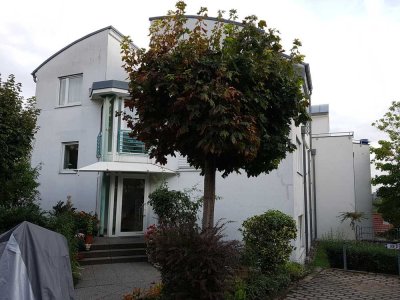 Charmante 2-Zi-EG-Wohnung mit Süd-Terrasse und offener EBK in ruhiger Dotzheimer Halbhöhenlage!!!