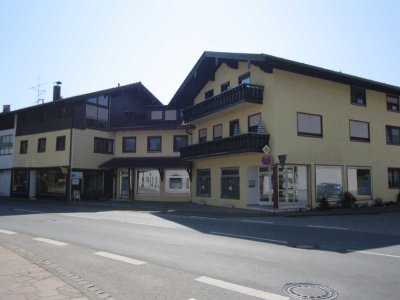 Gepflegte 2-Zimmer Dachgeschosswohnung mit Balkon im Zentrum von Bernau
