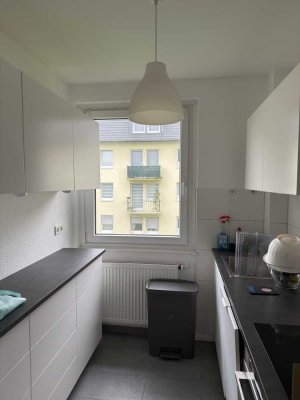 Modernisierte, helle 3,5-Zimmer-Wohnung mit kleinem Balkon