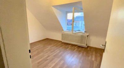 Freies Zimmer in renovierter 4er-WG – zentral & ruhig