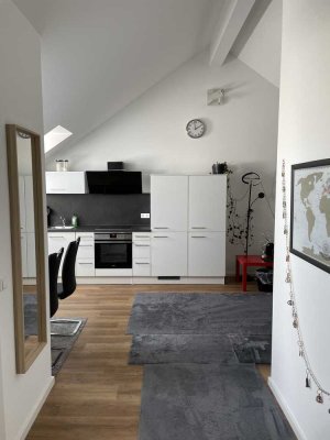 Stilvolle 2-Zimmer-DG-Wohnung mit gehobener Innenausstattung in Gemmingen
