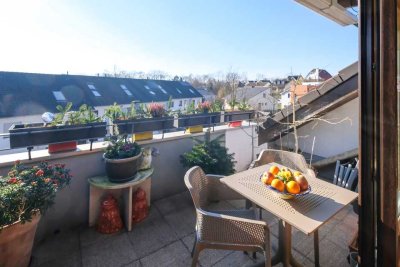 Moderne 2,5-Zimmer-Wohnung mit Galerie und Süd-West-Balkon