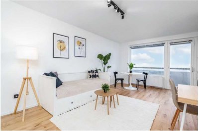 Löffelfertiges Design-Apartment mit Alpenblick, Balkon & Pool in München-Solln