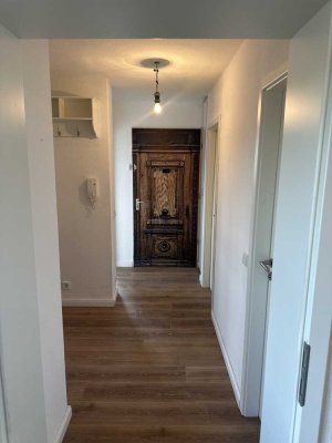 Erstbezug nach Sanierung: stilvolle 2-Zimmer-Wohnung mit Einbauküche und Balkon in Mühlacker