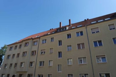 Eutritzsch - sonnige 2-Raum-Dachgeschosswohnung in ruhiger Lage mit Tageslichtbad und Dusche