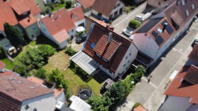 Exklusives Dreifamilienhaus mit großem Garten in Tamm