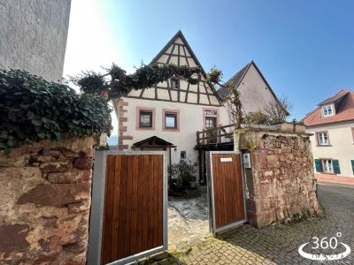 Saniertes Einfamilienhaus (Denkmalschutz) im historischen Ortskern - mit Garage und Terrasse