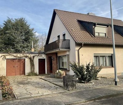 Doppelhaushälfte in 50181 Bedburg-Kaster