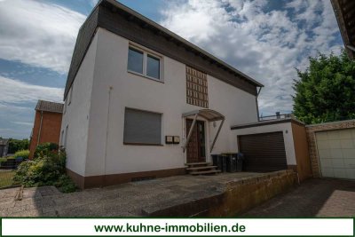 Viel Platz für zwei Familien: Zweifamilienhaus auf Erbpachtgrundstück
