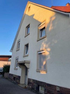 Schöne stadtnahe 3 Zimmer Wohnung ab 01.12.2025 zu vermieten