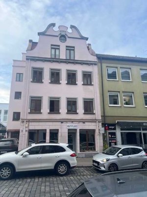 Charmantes Wohn- und Geschäftshaus mit Ensembleschutz in zentraler Innenstadtlage von Augsburg
