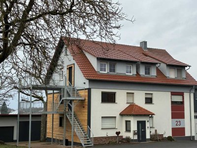 Erstbezug nach Sanierung: 6-Zimmer-Wohnung mit Balkon in Schloßau