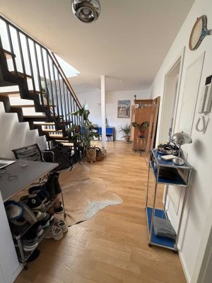 Befristete moderne 2-Zimmer Penthouse-Wohnung im 5. OG in Berlin-Friedrichshain 01.07.26 -27.02.27