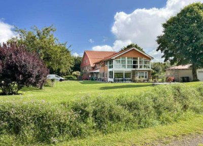 Großes Einfamilienhaus mit 5 Zimmern, Wintergärten & großem Garten in Handewitt– ideal für Familie