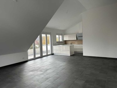 Schöne 4,5 Zimmer Wohnung mit großer Dachterasse in Esslingen (Kreis), Esslingen am Neckar